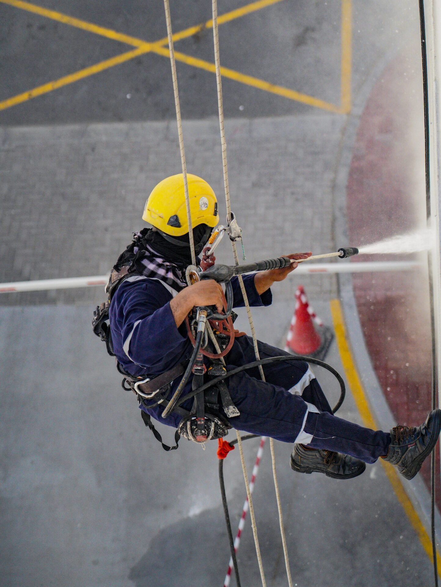 Commercial pressure cleaning service